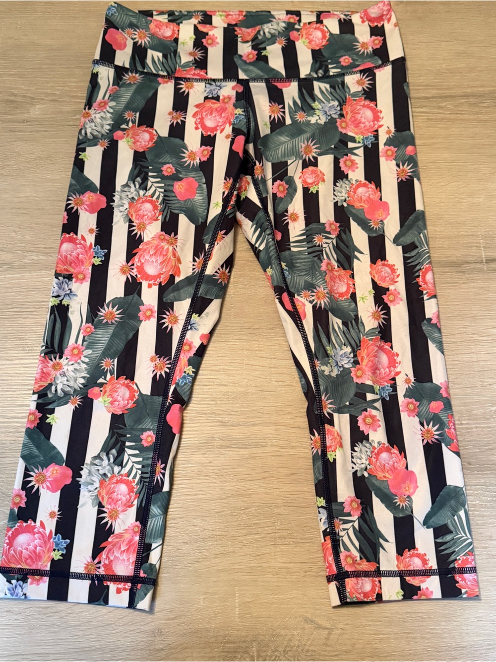 Lululemon Pace Rival Crop Leggings 8 Floral Stripe Black Pink Zip Pocket